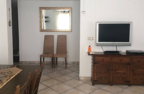 Cabo Roig Ski Chalet | House 70 meters from the beach. Large, comfortable, with garden, parking and barbecue