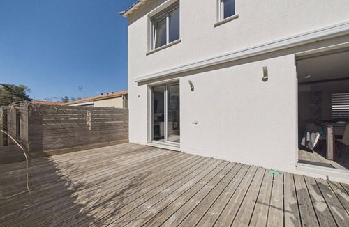 Le Cormier House | House 8 adults and 2 children, beach 300m away