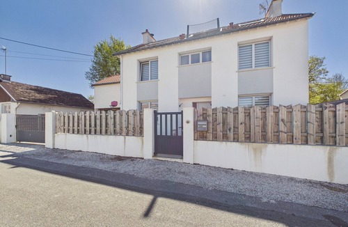 Le Cormier House | House 8 adults and 2 children, beach 300m away