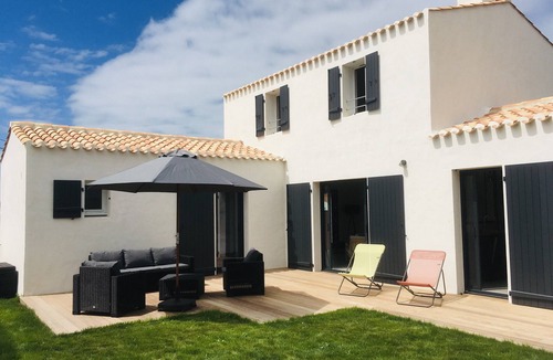 Noirmoutier-en-l'Ile House | House 8 beds with direct access to Mardi Gras beach