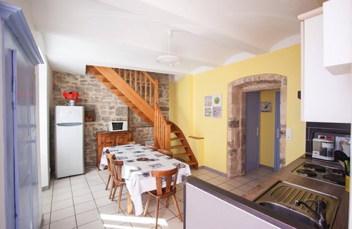 Montreal House | HOUSE 8 - Large Terrace, garden furniture, beautiful view, swimming pool, entertainment throughout