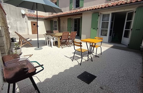 Nieul-sur-l'Autise House | House - 8 people - air conditioning - marais poitevin