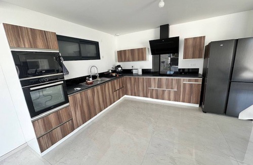 Satolas-et-Bonce House | House 90 with 8 bedrooms lechaffardcom