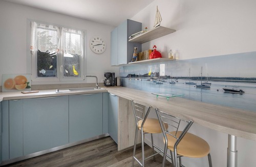 Le Croisic Ski Chalet | House 950m from the sea with garden for 6