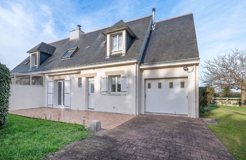 Le Croisic Ski Chalet | House 950m from the sea with garden for 6