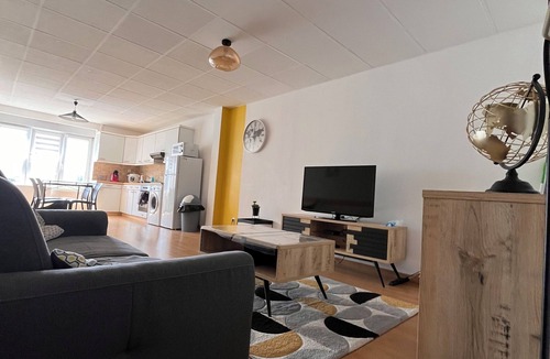 Grand-Fort-Philippe House | House a stone's throw from the seafront