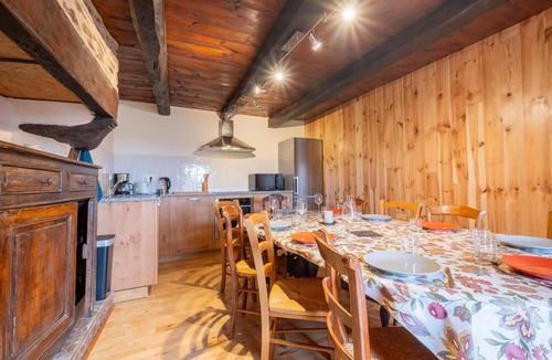 Les Salces House | House and barn complex