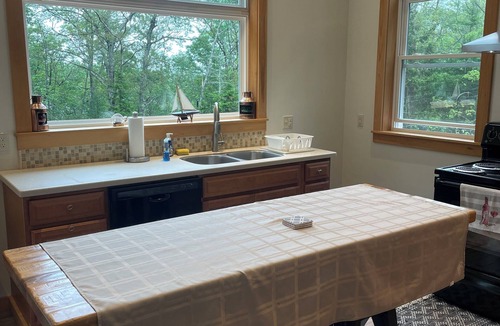 Pleasant Point House | House and bunkhouse. Includes kayaks and SUPs