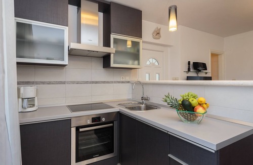 Nerezise House | House Andre (107801-K1) - Nerezisce - island Brac