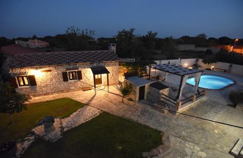 Zemunik Donji House | House & Apartment Palača