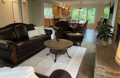 Monaca House | House at Maple Ridge