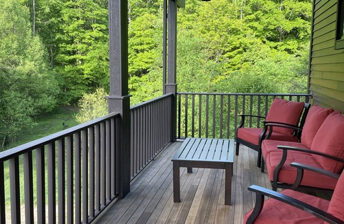 Monaca House | House at Maple Ridge