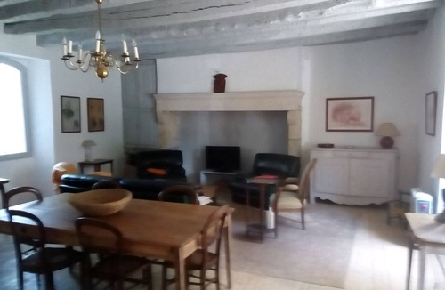 Savignac House | House at the end of a large house