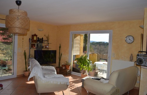 Digne-les-Bains House | house at the foot of a hill