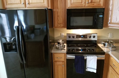 Brunswick House | House at the Lakes, fishing , nearby boat ramps, Parks and minutes from Beaches