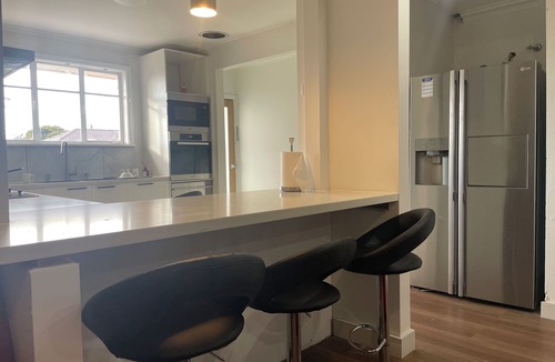 Thomastown House | House at Train station