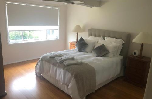 Gwandalan House | House Beside The Lake