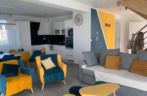 Dozule House | House between countryside and sea!