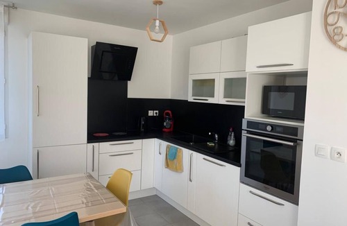 Dozule House | House between countryside and sea!