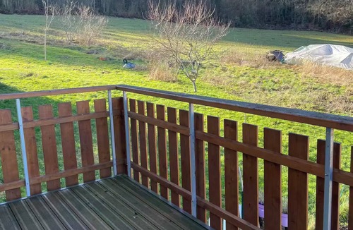 Neuvecelle House | House between lake and mountains