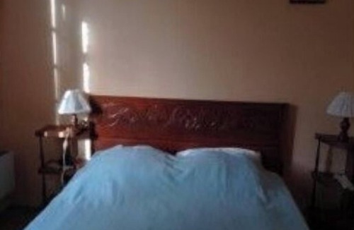 Pleguien House | House between land and sea