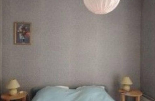 Pleguien House | House between land and sea