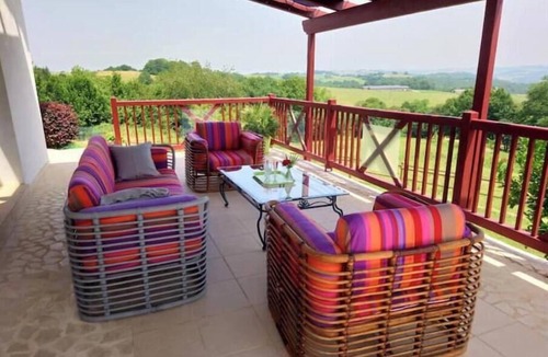 Bardos House | House between sea and mountains.