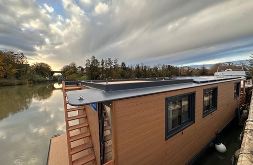 Mareuil-sur-Ay Boat Rental | House Boat en Champagne