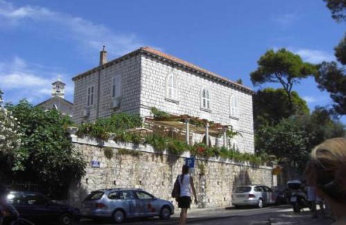 Pile House | House Boninovo