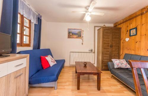 Kraj House | House Brena