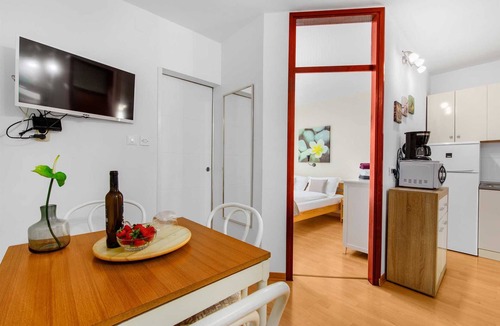 Kukci Apartment | House bungalow Garden with pool in Porec