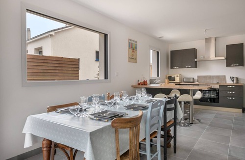 Saint-Michel-Chef-Chef House | House by the sea - 15m from the beach