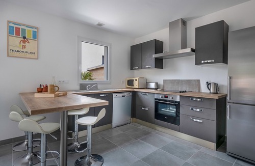 Saint-Michel-Chef-Chef House | House by the sea - 15m from the beach