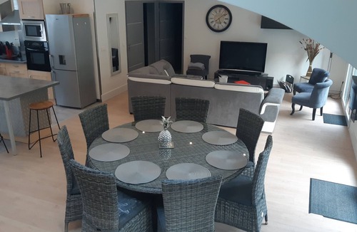 Martin-Eglise House | House by the river with WIFI