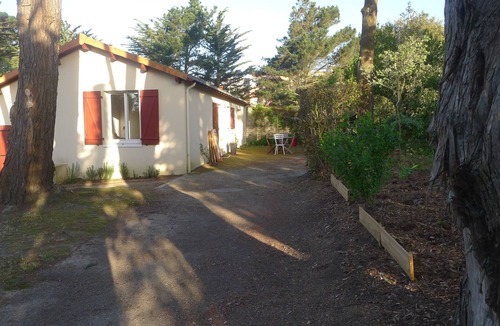 Loire-Atlantique House | house by the sea in la birochère