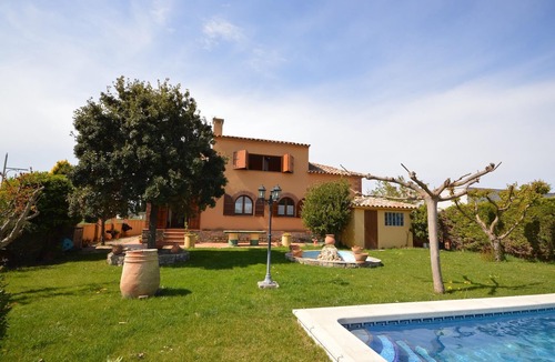L'Armentera Ski Chalet | House Can Teixido - Wifi, private pool, garden, barbecue, office. Costa Brava