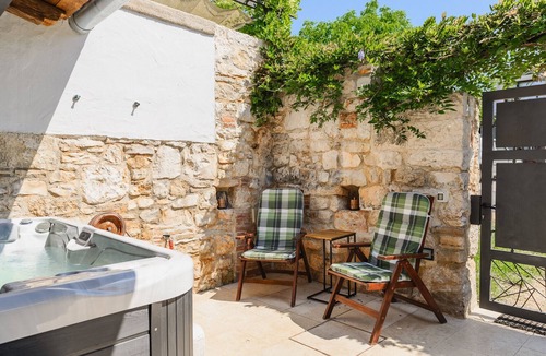 Fuskulin Ski Chalet | House Casa Nini with Jacuzzi in Poreč