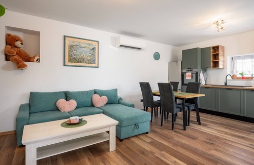 Groznjan Ski Chalet | House Casa Piccola Leona with pool in Istria