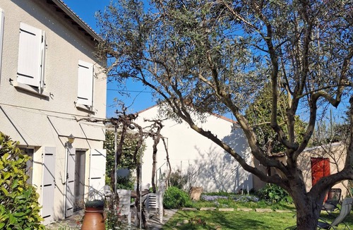 Villeneuve-les-Avignon House | House close to the historic center, able to accommodate 6 adults in comfort,