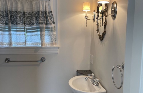 Andover House | house close to Phillips academy and down town