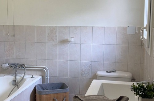 Montmagny House | House close to transport