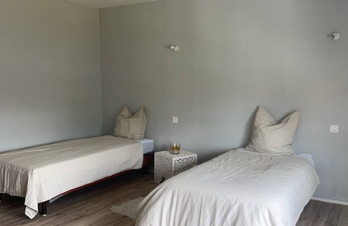 Montmagny House | House close to transport