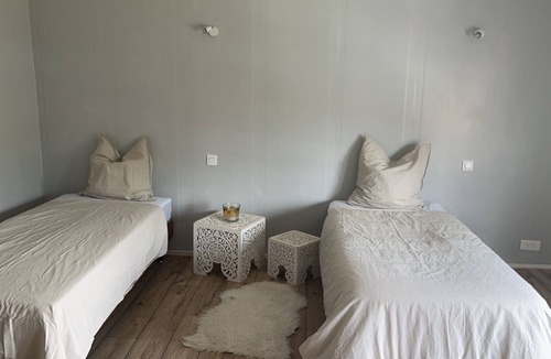 Montmagny House | House close to transport