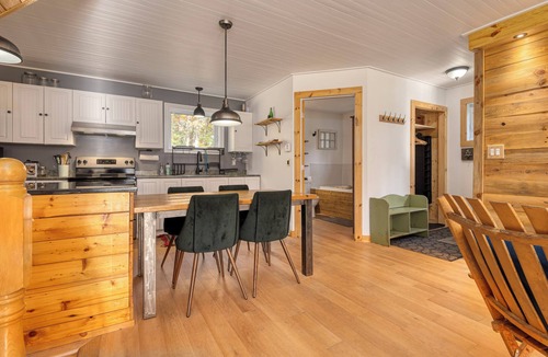 Saint-Lucien Ski Chalet | House/cottage on the edge of the forest