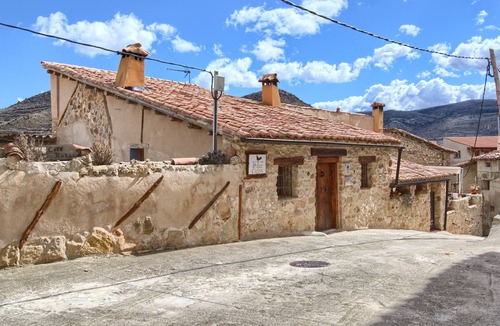 Ejulve House | House-Cottage-Private Bathroom-Terrace-La Casa del Gato