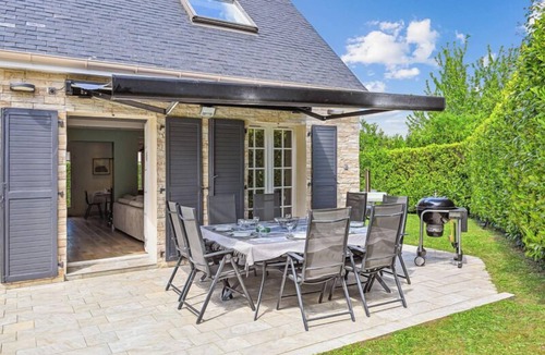 Saint-Arnoult Apartment | House Deauville – Stylish Villa w/Pool & BBQ