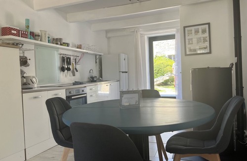 Prehy House | House-Ensuite with Bath