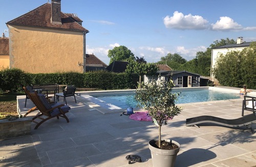 Prehy House | House-Ensuite with Bath