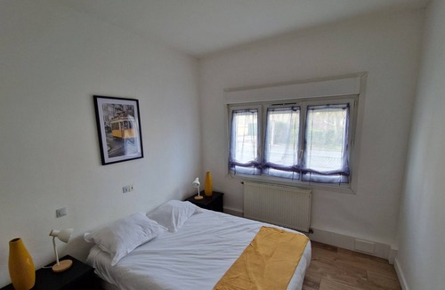 Maubeuge House | House-Ensuite with Shower