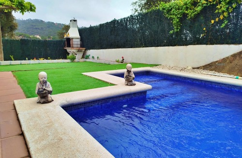 Sant Cebria de Vallalta Villa | House with private pool